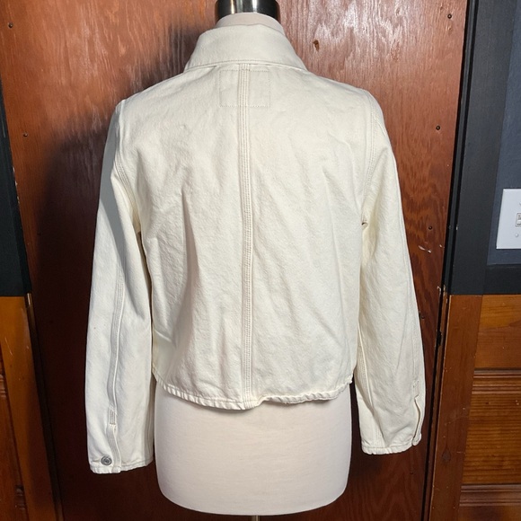 Levi’s White Denim Jacket - Picture 2 of 6